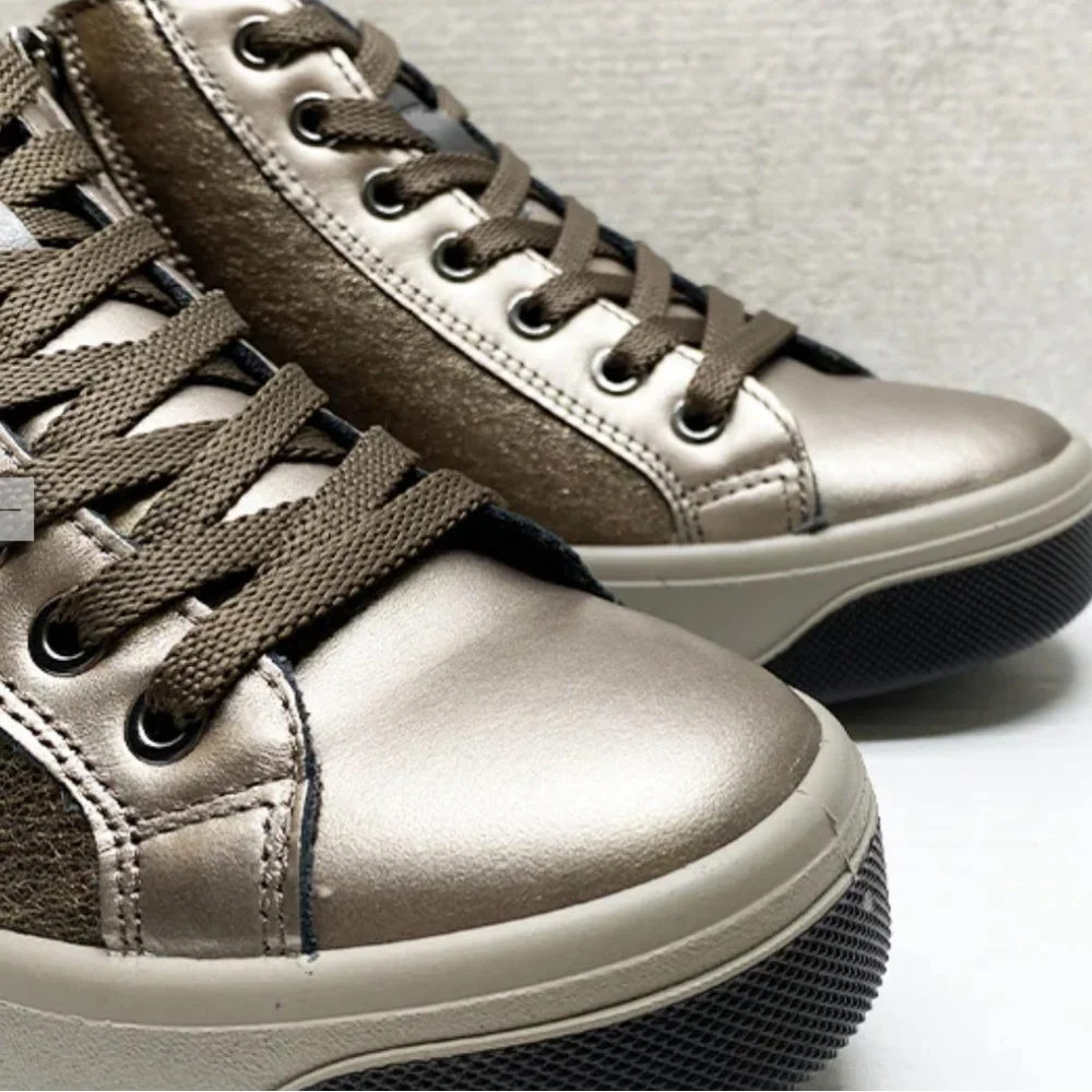NWOT IGI&CO Sneakers with Golden Leather and Silver Glitter Detail Size‎ EU 36